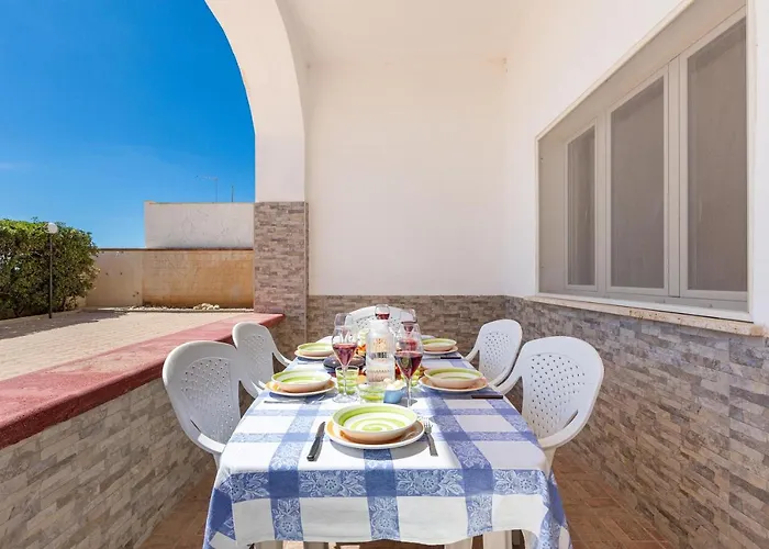 Bellavista Apartment *