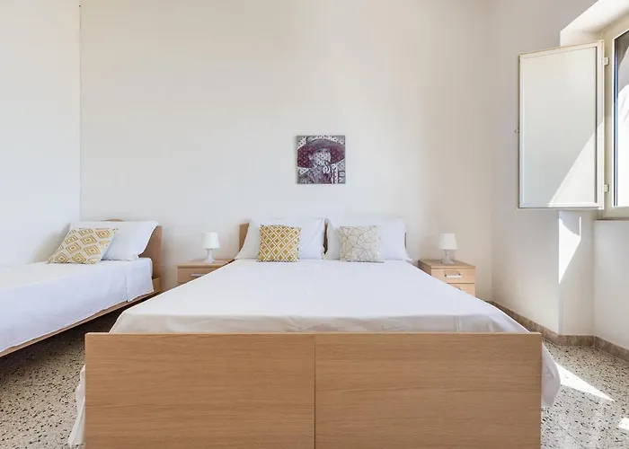 Bellavista Apartment *