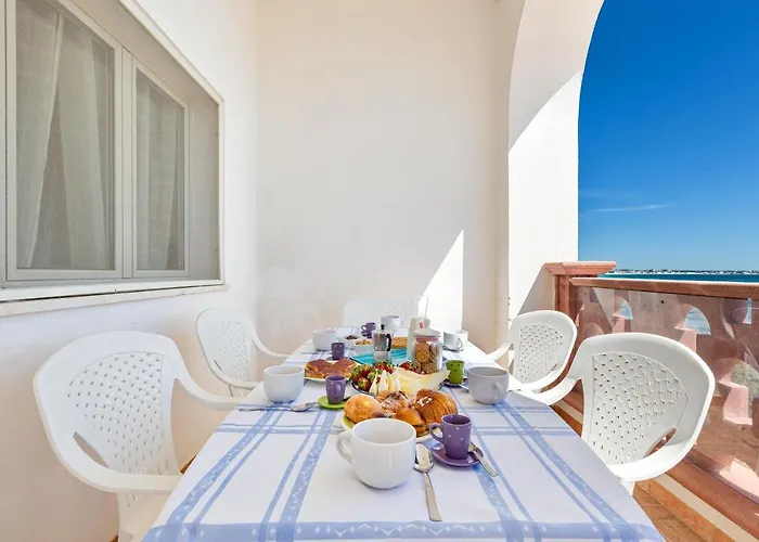 Bellavista Apartment *